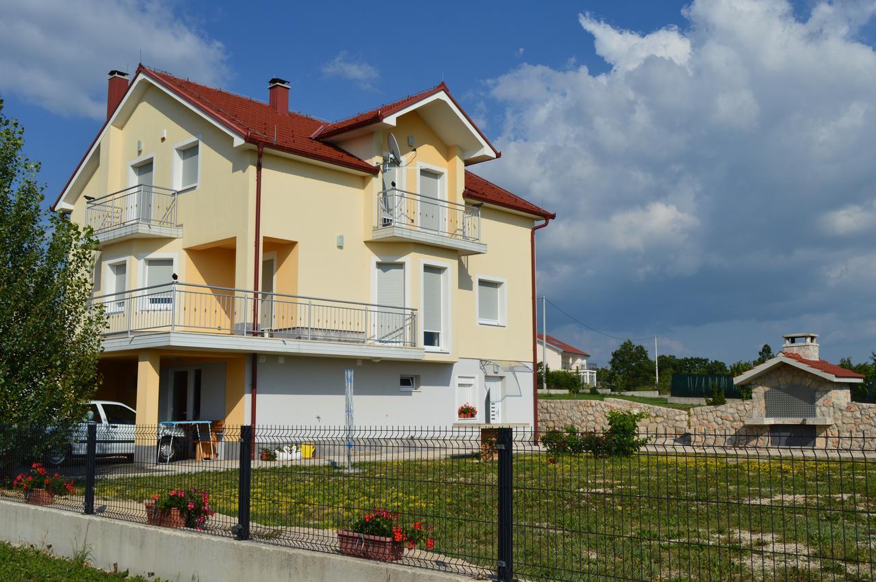 Blue Lake Luxury Rooms Grabovica Exterior photo